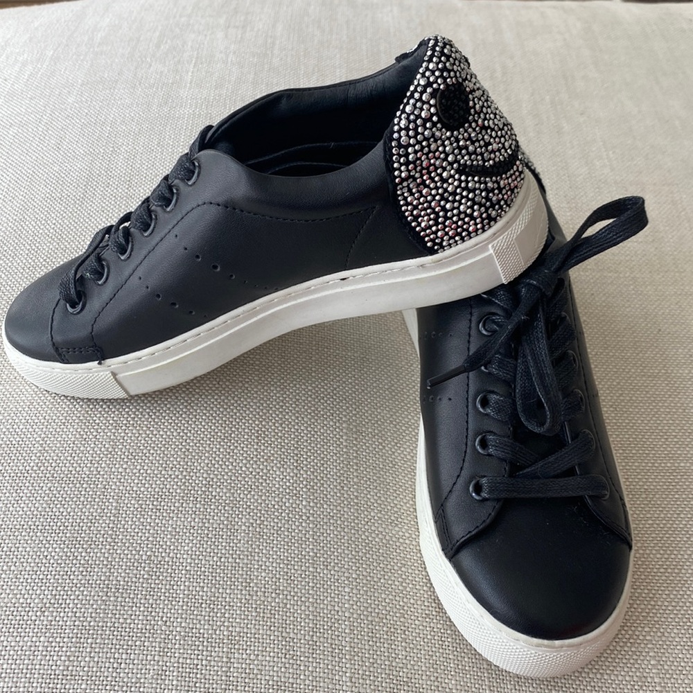Anthropologie BNWT Lola Cruz Black Leather Winky Face Sneaker Fun Size 5 🌈